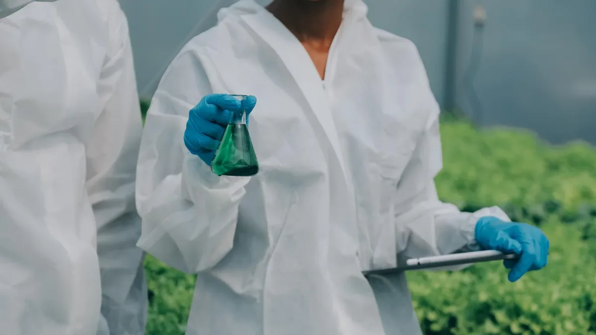 Résidus de pesticides : de la demande d’un fabricant au règlement européen, comment une limite maximale est fixée