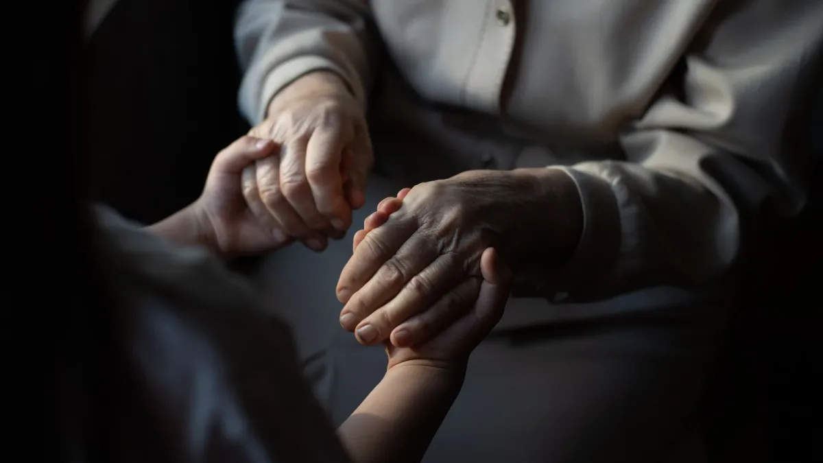 Aide à mourir : la clause de conscience couvre les soignants sollicités, pharmaciens compris