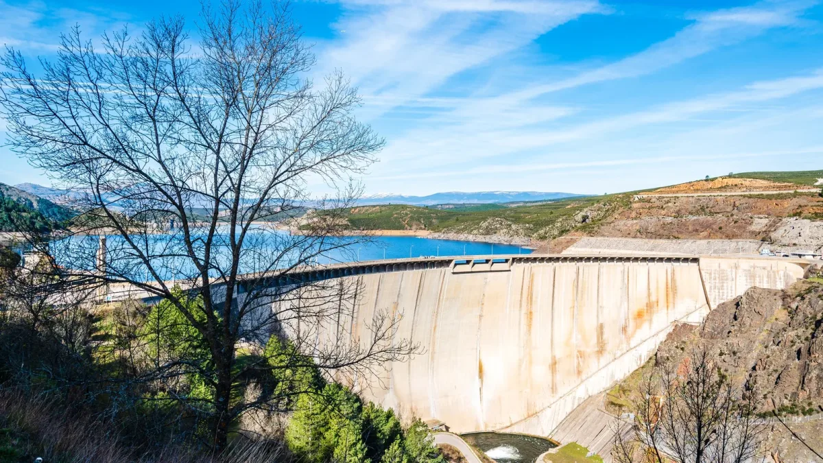 Barrages hydroélectriques : hors Rhône, la loi du 29 juin 2026 remplace les concessions et oblige EDF à mettre 6 GW aux enchères